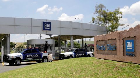 Producción y exportación de autos en México se desploman; corren gran riesgo