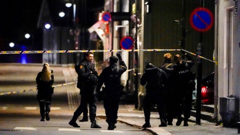 Hombre mata a cinco personas en Noruega con arco y flecha