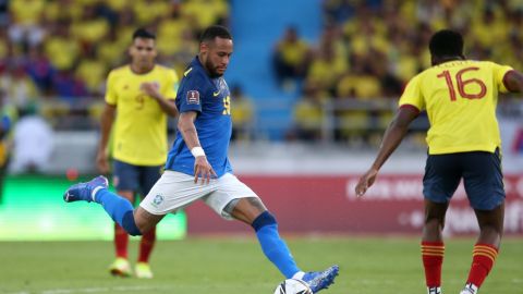 Neymar jugará al fútbol por muchos años más, dice DT del PSG