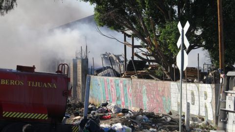 Tercera vez que se incendia recicladora en Tijuana durante el 2021