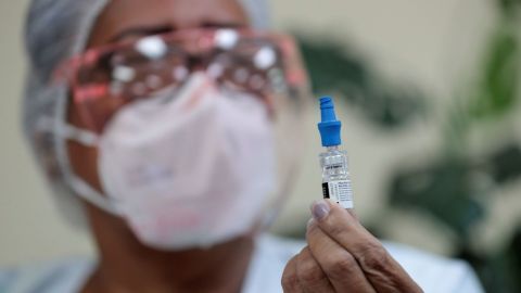 Pérez Rico sí aplicaría una tercera dosis de vacuna anticovid a personal médico