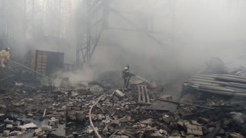 Al menos 16 muertos por explosión en planta química en Rusia