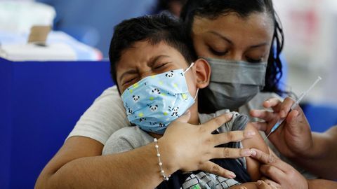Niños serán vacunados en hospitales la próxima semana
