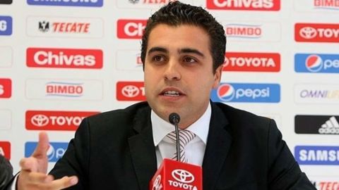 Ricardo Peláez anunció que Michel Leaño seguirá el próximo año con Chivas