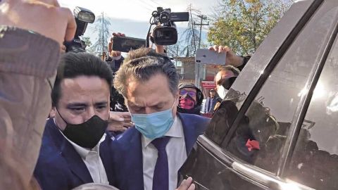 Lozoya cambió el traje sastre por el uniforme beige