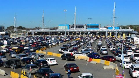 Autoridades de CBP piden tener paciencia para cruzar a Estados Unidos