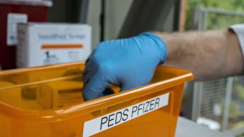 Pfizer asegura que su píldora anticovid reduce 89% el riesgo de muerte