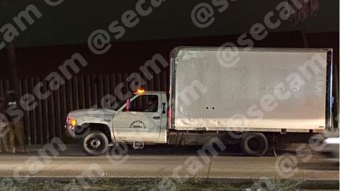 Rescatan 75 migrantes dentro de caja de camión en Tijuana