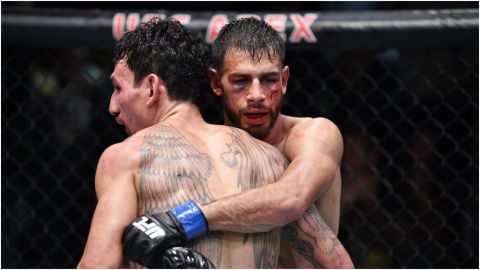 El mexicano 'Pantera' Rodríguez cae ante Max Holloway en UFC Vegas 42