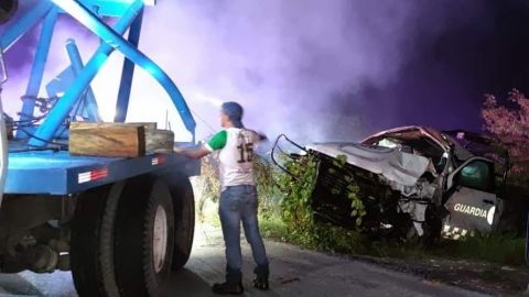 Camioneta de la GN cae a barranco, mueren dos oficiales