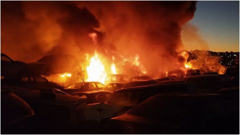 Autoridades no saben que provocó incendio que dañó 90 vehículos