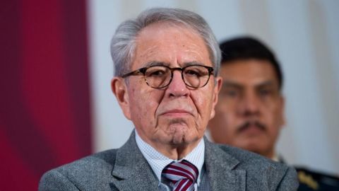 Renuncia de Alcocer, un rumor; estamos satisfechos con su trabajo: AMLO