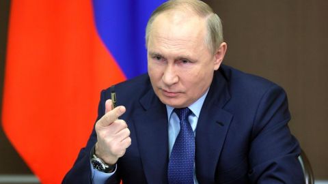 Vladimir Putin participa en ensayo de vacuna nasal contra el Covid-19