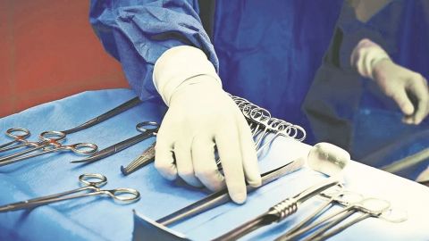 Multa de 2 mil 700 euros a cirujana austriaca por amputar la pierna equivocada