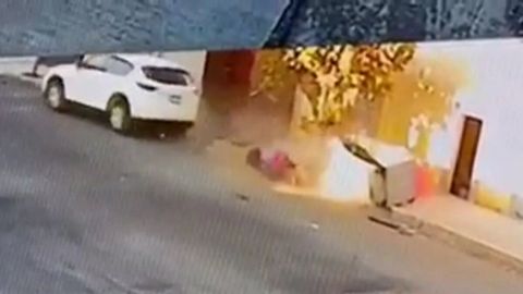 📹 VIDEO: Mujer policía ebria, atropella y mata a vendedores