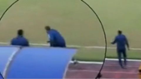 Técnico muere de un infarto al celebrar gol de su equipo en el último minuto
