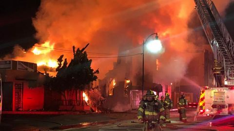 VIDEO: Se quemó lo que quedaba del Hotel Sant Francis, en Tijuana
