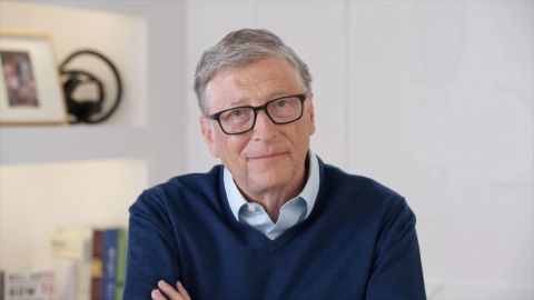 Bill Gates aconseja a AMLO invertir más en educación y menos en petróleo