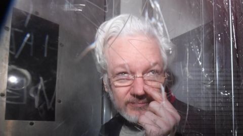 Julian Assange queda un paso más cerca de la extradición a EEUU