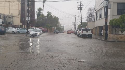 Reportan a persona ahogada tras haber caído en alcantarilla en Tijuana