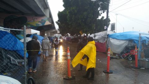 Se rehúsan migrantes a salir del Chaparral