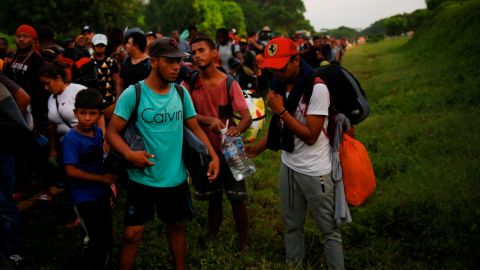 México pedirá visa a turistas venezolanos, busca frenar migración a EEUU