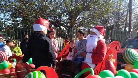 VIDEO: Vecinos organizan desfile de navidad en Otay