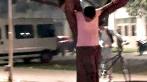'Crucifican' y violentan a joven tras asistir a fiesta de graduación