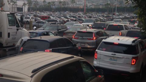 Calles de Tijuana convertidas en estacionamientos por congestionamientos viales