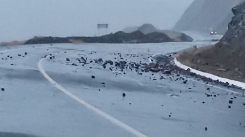 ⚠️🚧 Derrumbes de piedras en tramo carretero de Baja California