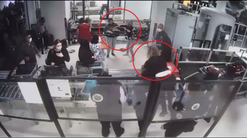 📹 VIDEO: Trabajadora de aeropuerto salvó a bebé que ya no respiraba
