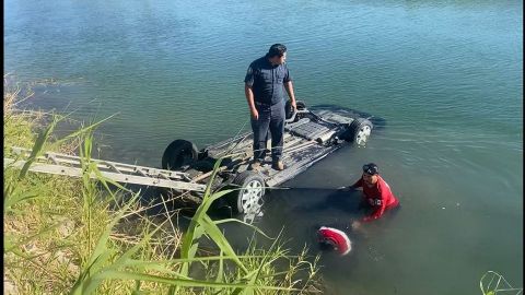 Conductor muere ahogado al caer con vehículo a canal de Mexicali