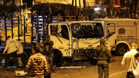 Ataque con explosivos a camión de policía deja 13 heridos en Colombia