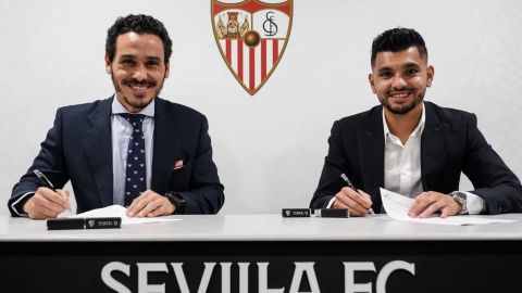 Jesús 'Tecatito' Corona es nuevo jugador del Sevilla
