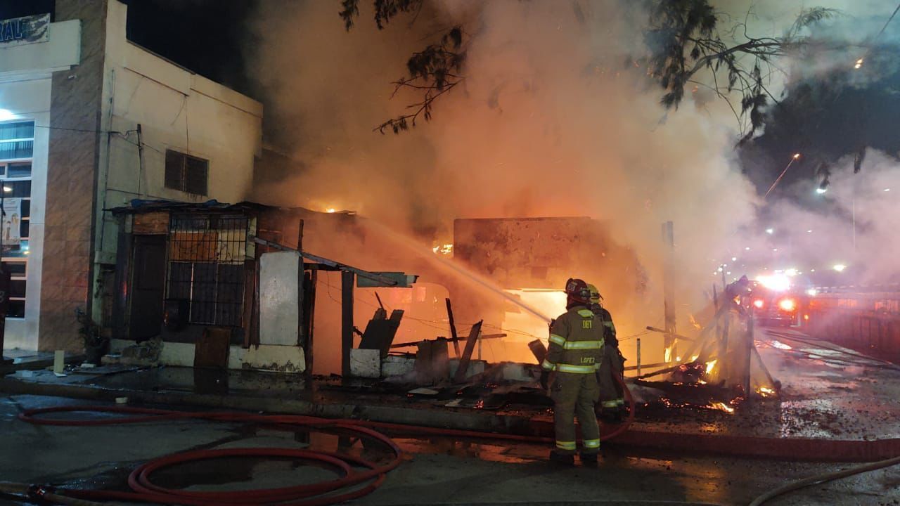 VIDEO Fuerte incendio se registra este sábado en Tijuana