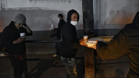 'Caliente Ayuda' recorre Tijuana para regalar alimentos y cobijas