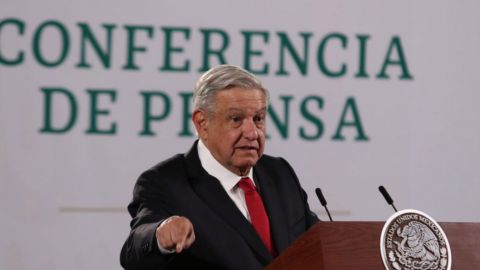 Familias de fallecidos demandan a Gatell: Por politiquería, asegura AMLO