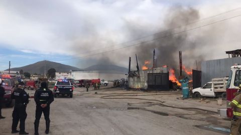 🎥: Incendio consume bodega en Tijuana