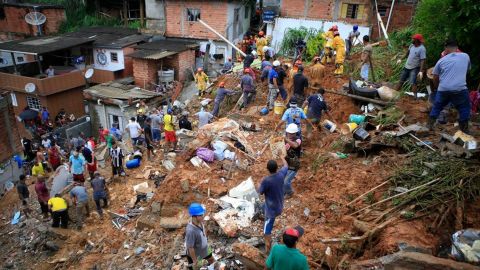 Suman 21 muertos por fuerte temporal de lluvias en Sao Paulo