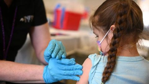 ¿Vacuna de Pfizer sería aplicada en menores de cinco años?