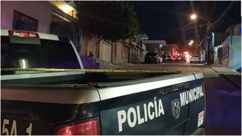 Atacan a balazos a persona en un domicilio de Tijuana