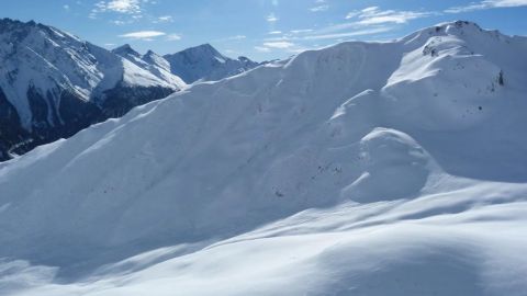 Más de 100 avalanchas dejan 9 muertos en Austria