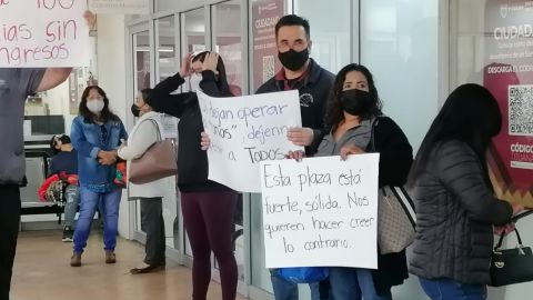 Locatarios de Centro Comercial Otay se manifiestan en presidencia municipal
