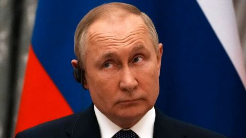 Putin afirma que Rusia no quiere una guerra en Europa; retiran tropas