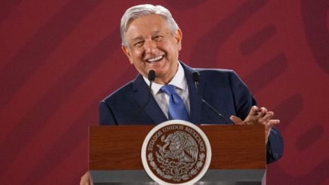 Reitera AMLO petición a Loret de Mola para poder dar a conocer sus ingresos