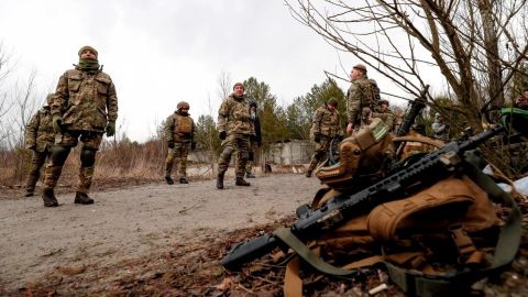 Atacan con proyectiles a funcionarios militares en el este de Ucrania