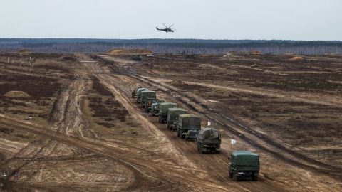 Rusia y Bielorrusia continúan realizando ejercicios militares cerca de Ucrania