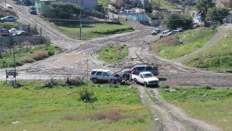 Lluvia provoca que vecinos del Ejido Lázaro Cárdenas no puedan salir de su casa