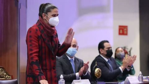 'Confunden beca con un sueldo': Ana Guevara responde a atletas mexicanos