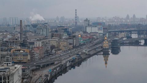''No hay modo de evacuar civiles'': La capital ucraniana está totalmente rodeada